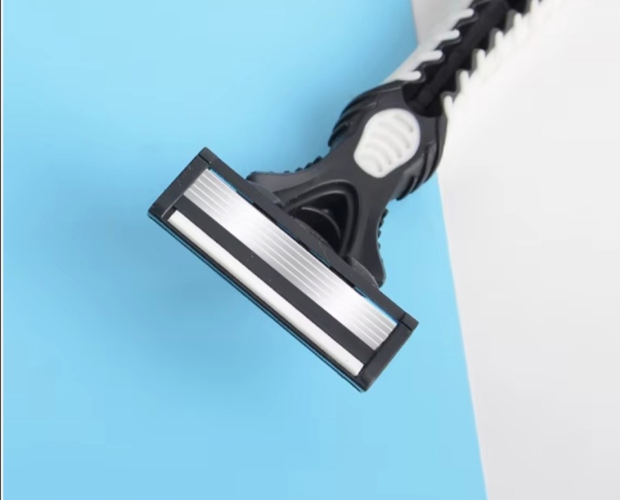 Skutimosi peiliukų komplektas