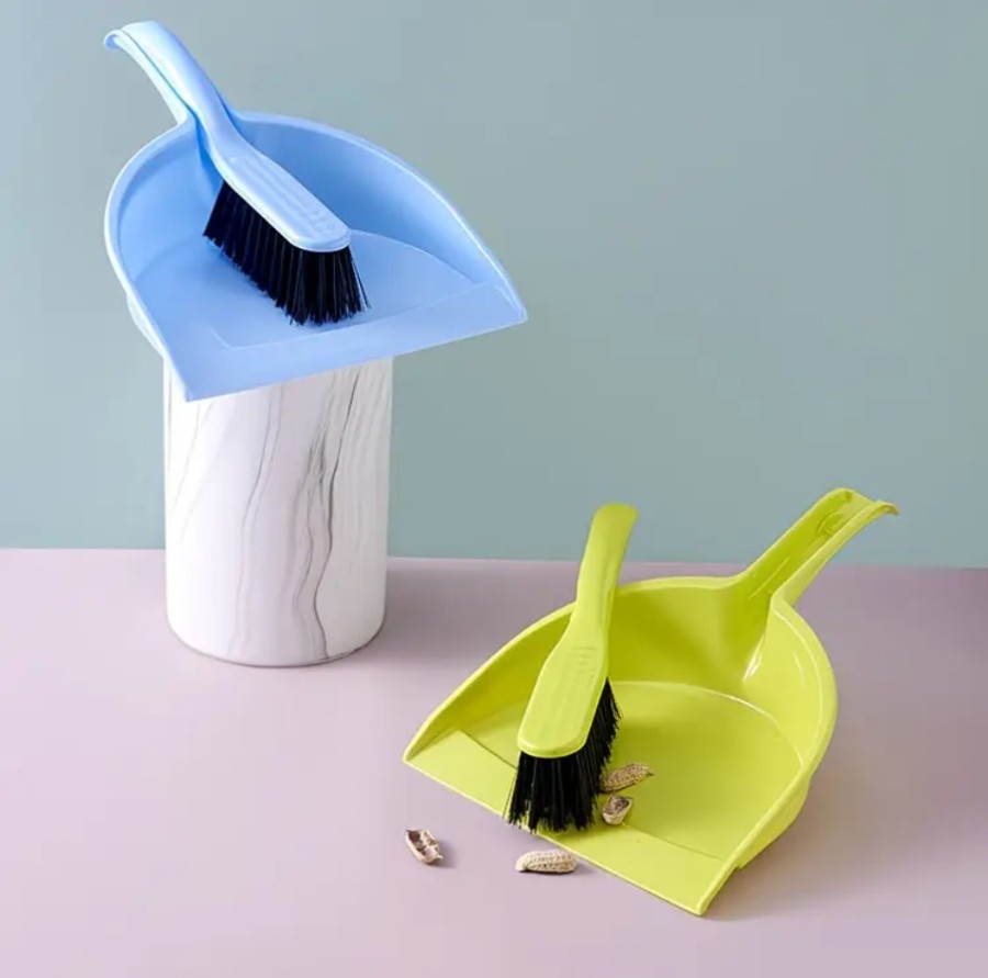 Šluotelė ir semtuvėlis 