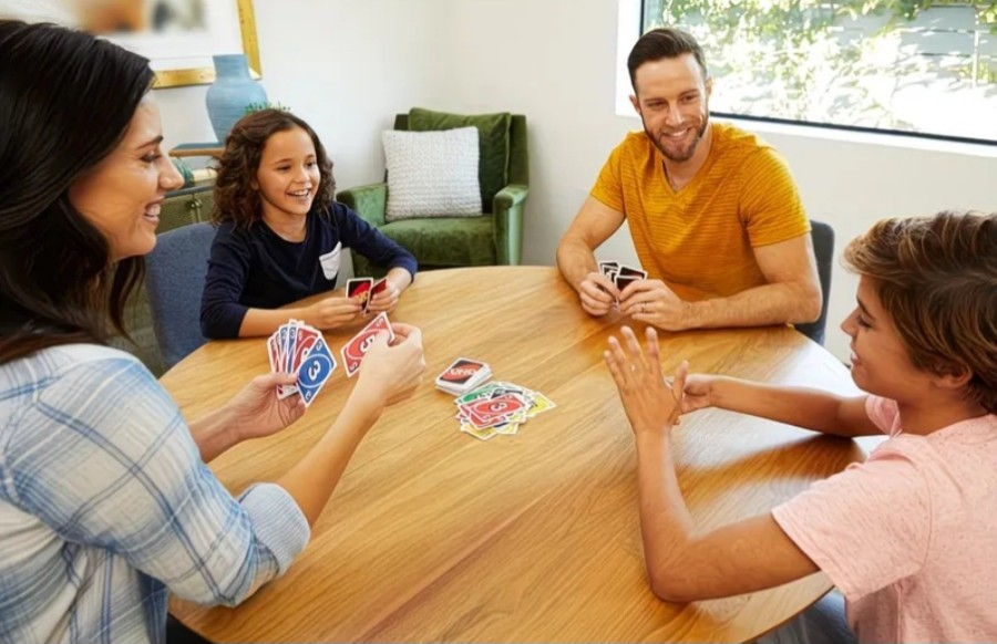 "Uno" kortų žaidimas